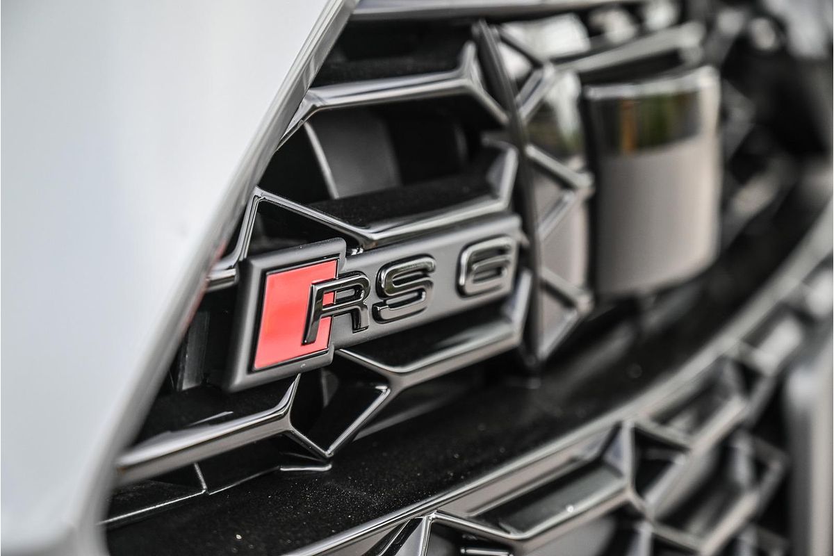 2024 Audi RS6 Performance C8