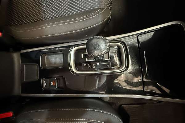 2020 Mitsubishi Outlander ES ZL