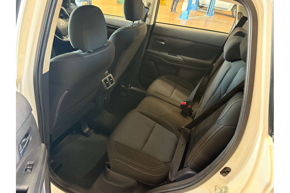 2020 Mitsubishi Outlander ES ZL