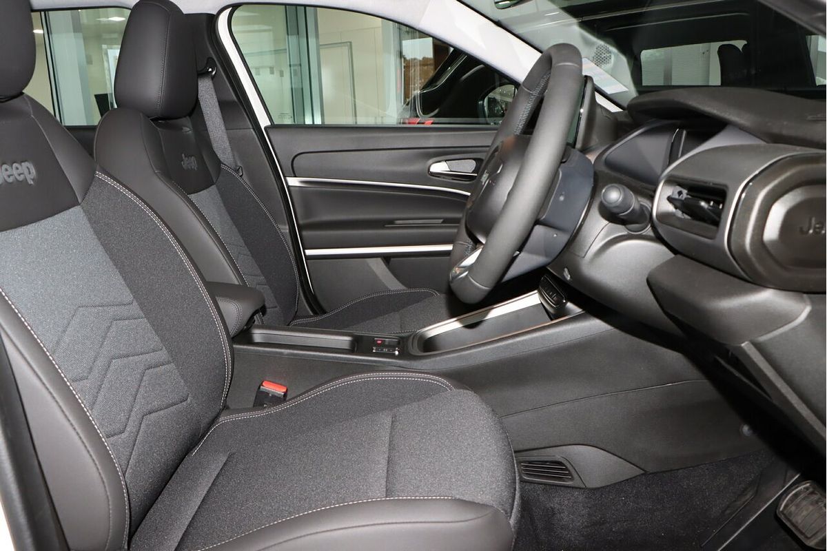 2024 Jeep Avenger Limited JJ