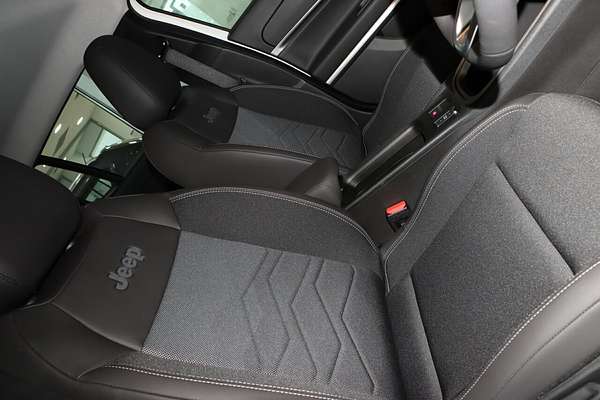 2024 Jeep Avenger Limited JJ