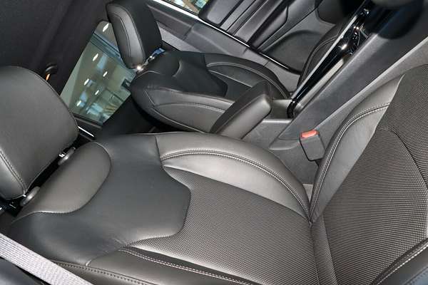 2023 Jeep Compass S-Limited M6