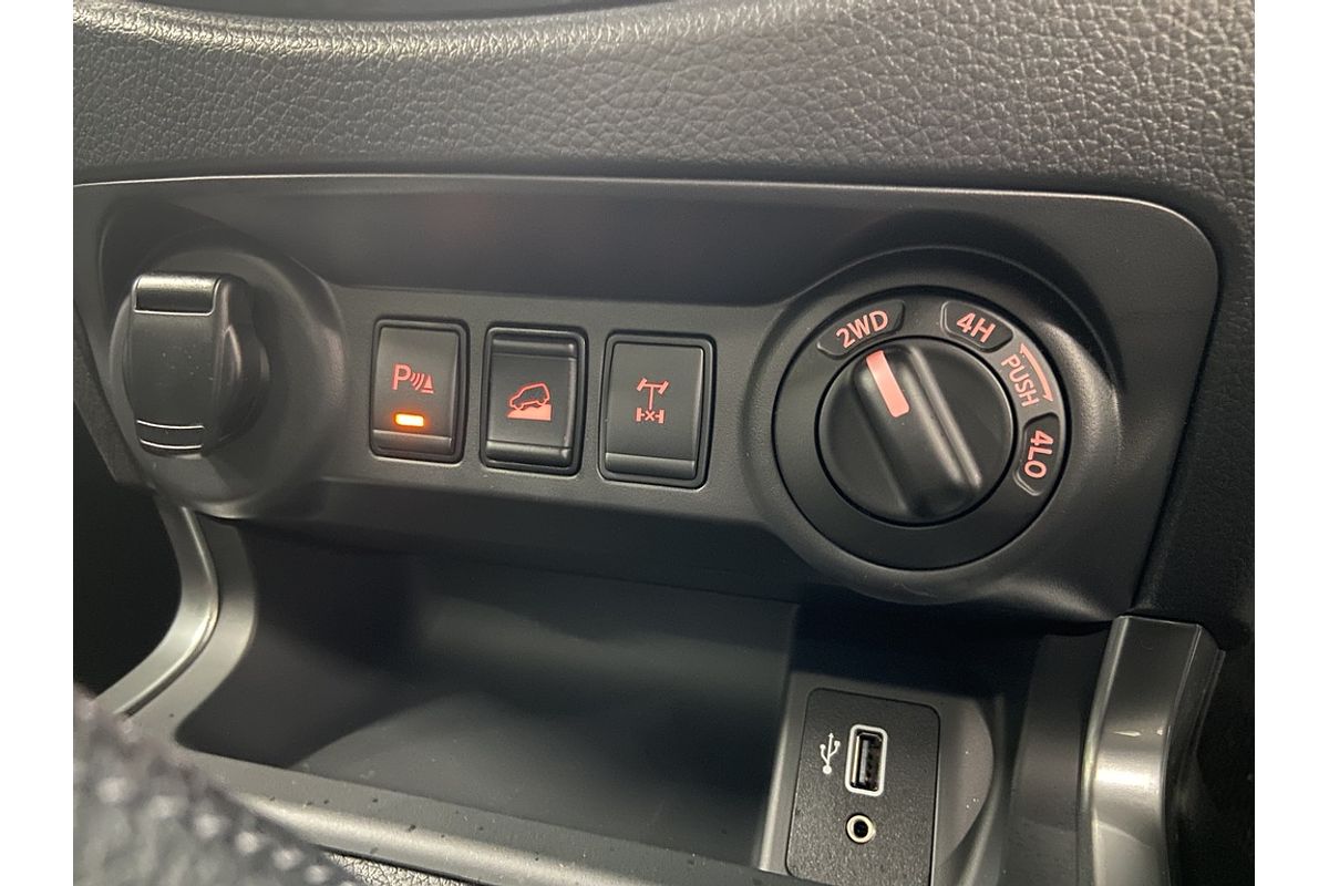 2024 Nissan Navara ST D23 4X4