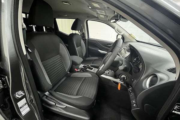 2024 Nissan Navara ST D23 4X4