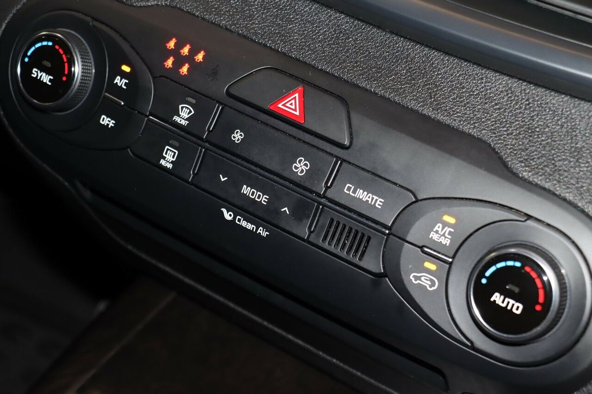 2017 Kia Sorento SLi UM