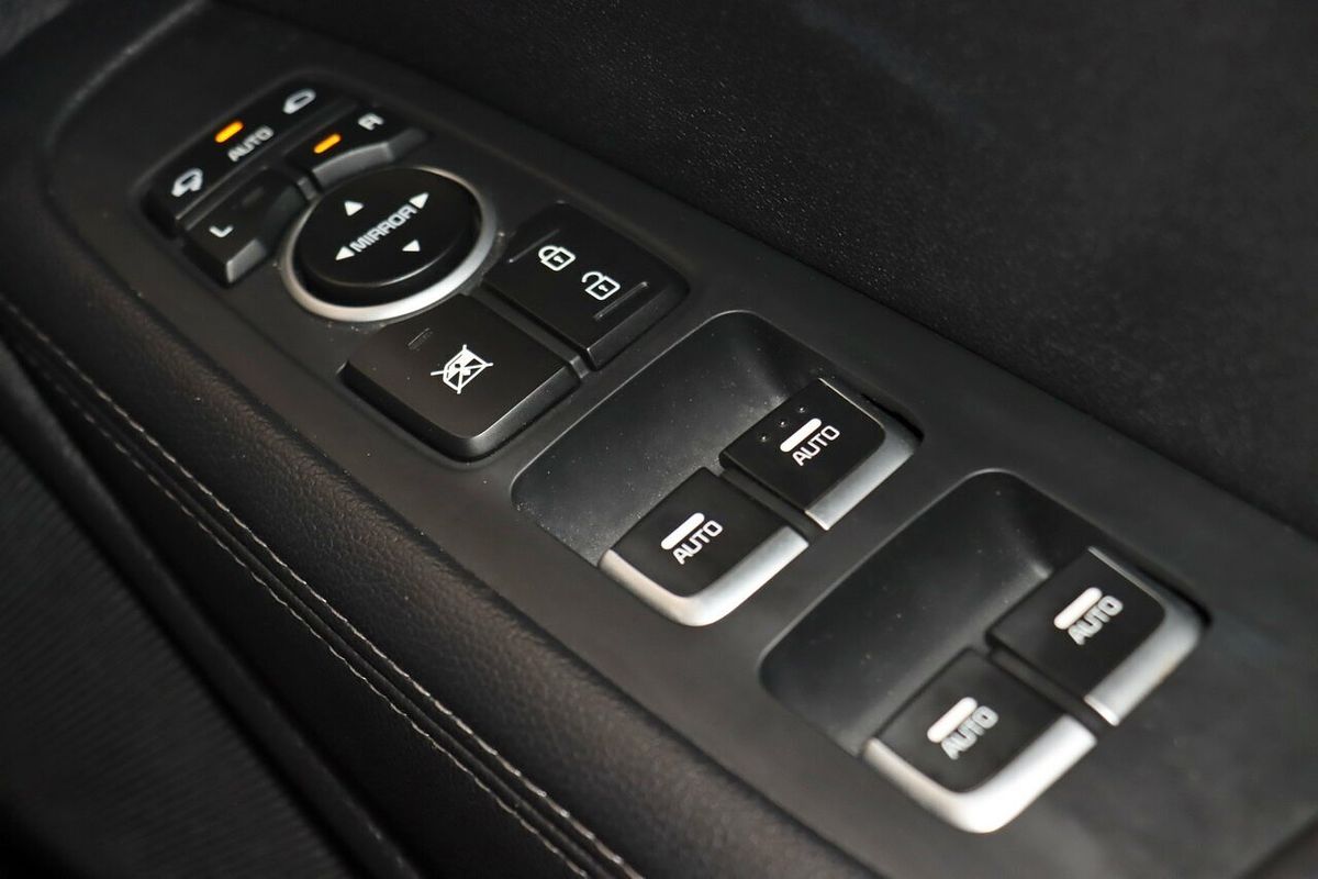 2017 Kia Sorento SLi UM