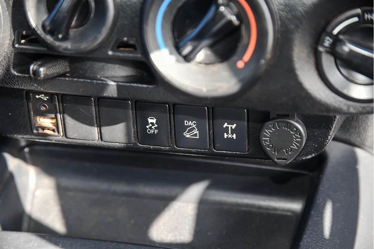 2020 Toyota Hilux SR GUN126R 4X4
