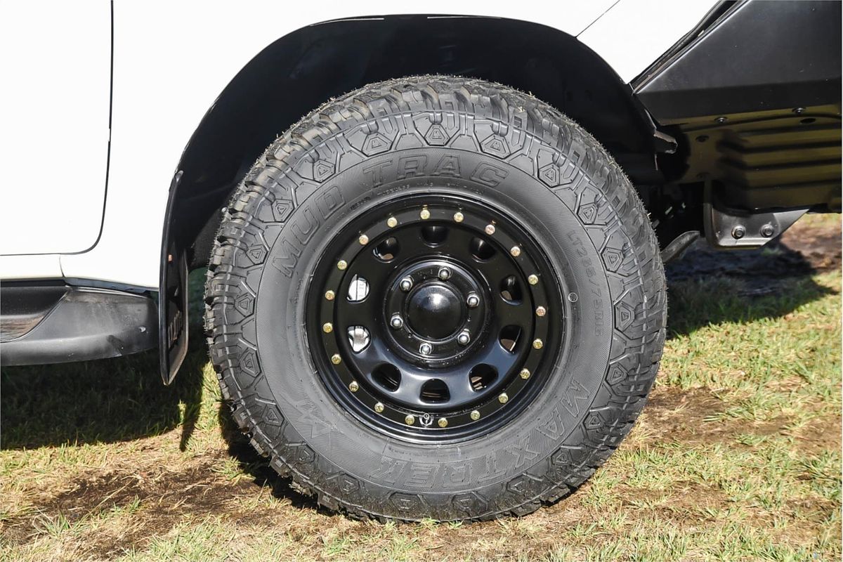 2019 Toyota Hilux SR GUN126R 4X4