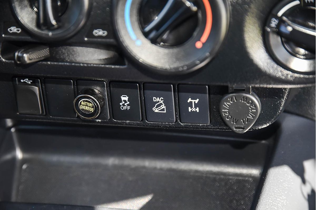 2019 Toyota Hilux SR GUN126R 4X4