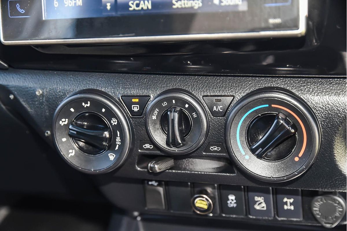 2019 Toyota Hilux SR GUN126R 4X4