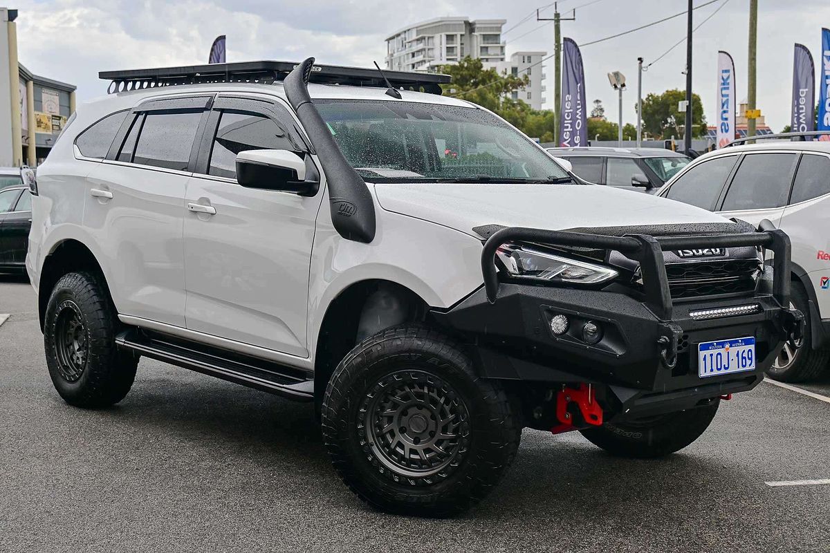 2023 Isuzu MU-X LS-T