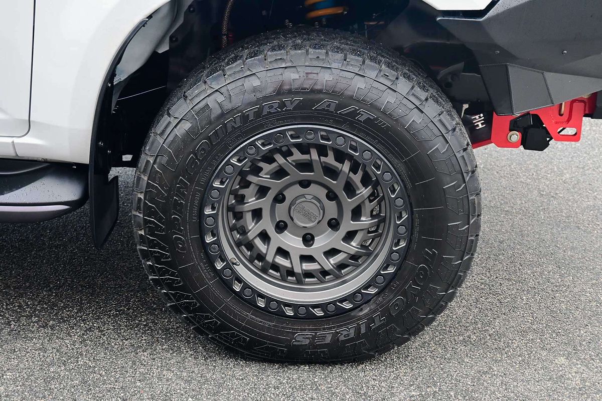 2023 Isuzu MU-X LS-T