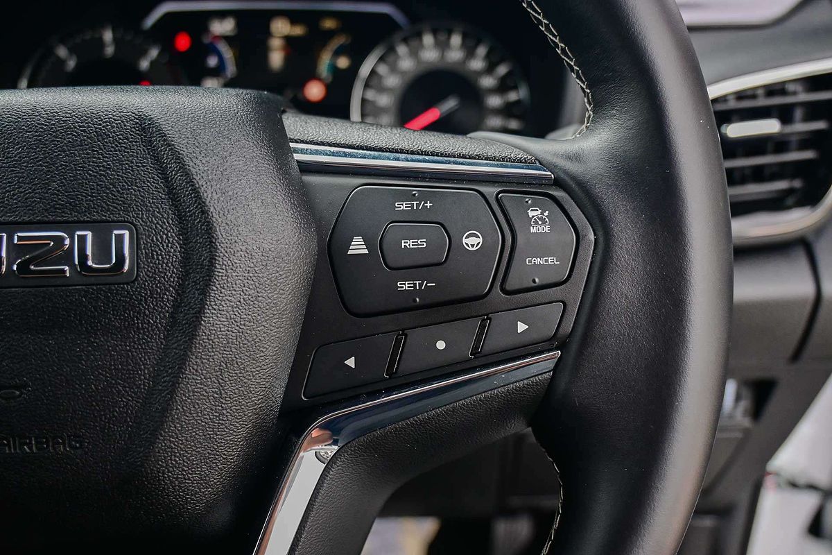 2023 Isuzu MU-X LS-T