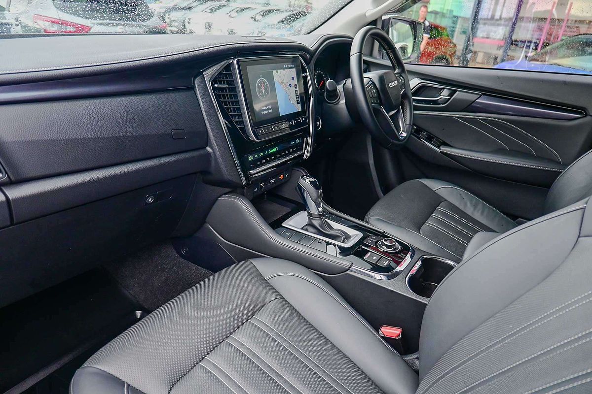 2023 Isuzu MU-X LS-T