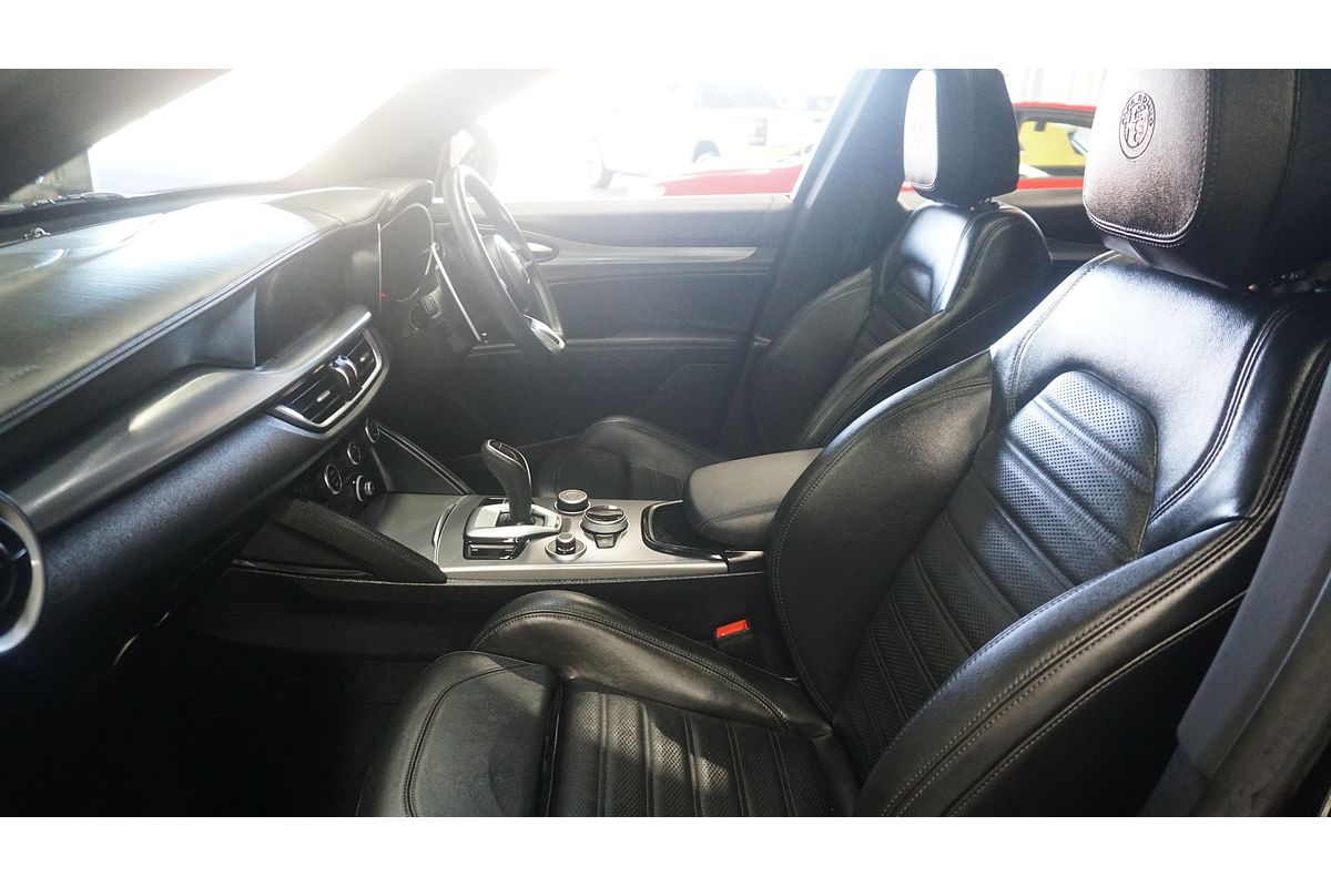 2023 Alfa Romeo Stelvio Veloce Series 4