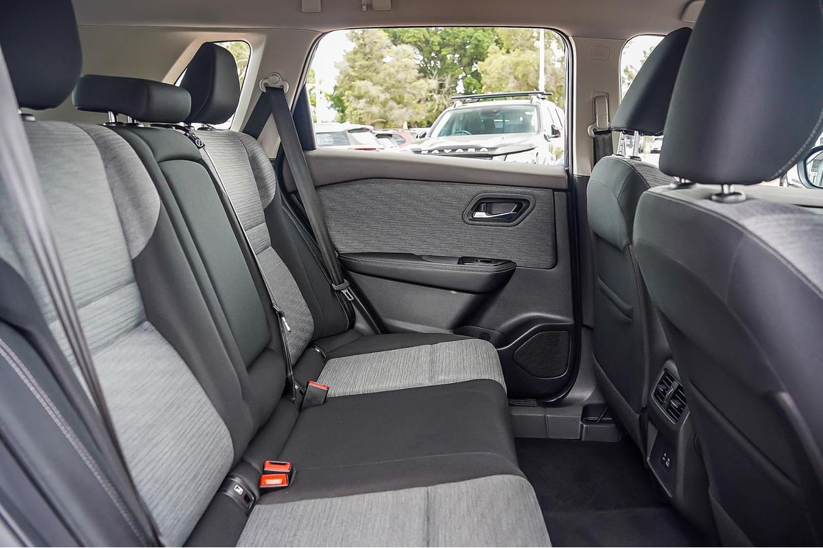 2024 Nissan X-TRAIL ST T33