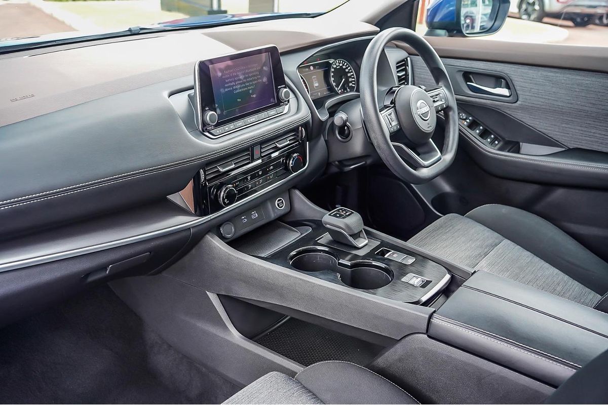 2024 Nissan X-TRAIL ST T33