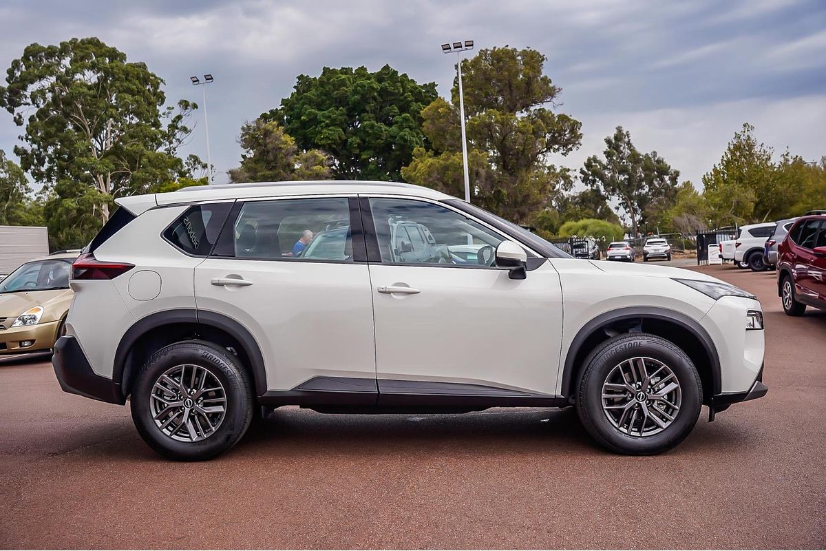 2023 Nissan X-TRAIL ST T33