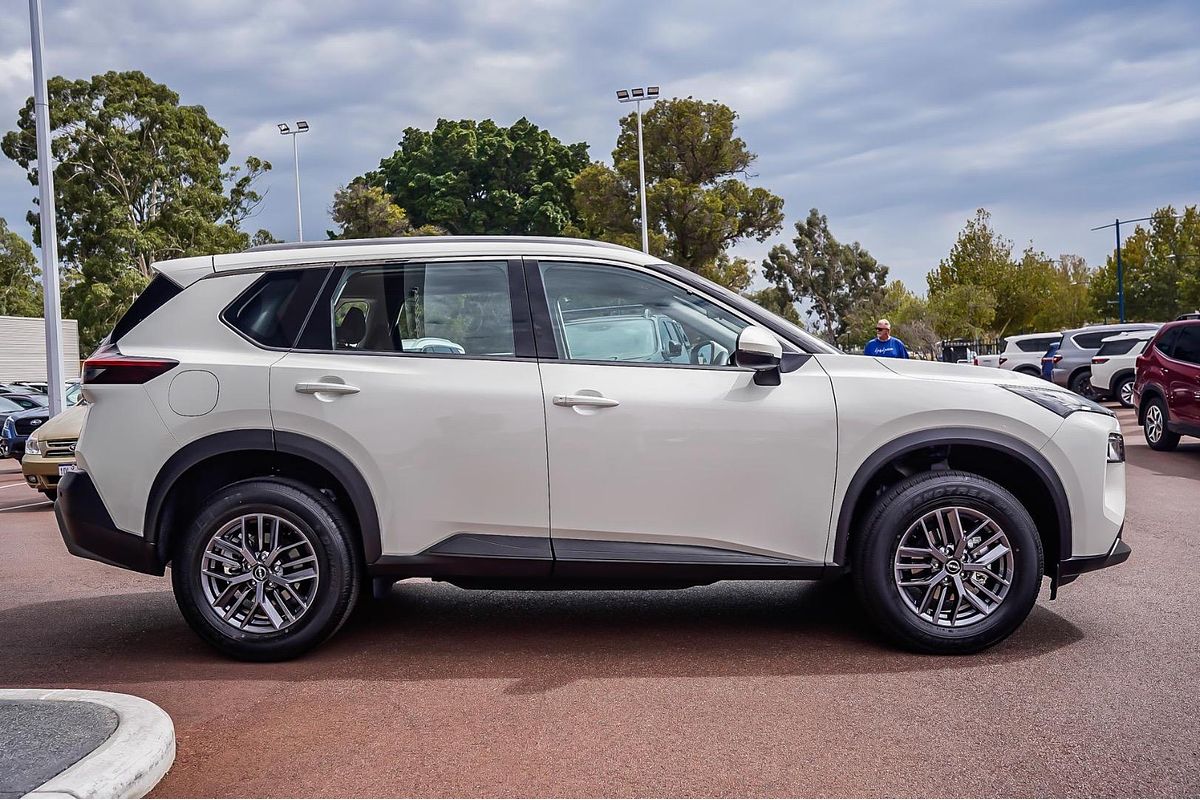 2024 Nissan X-TRAIL ST T33