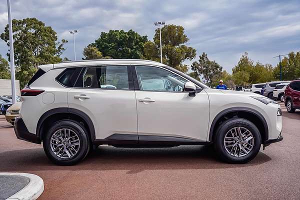 2024 Nissan X-TRAIL ST T33