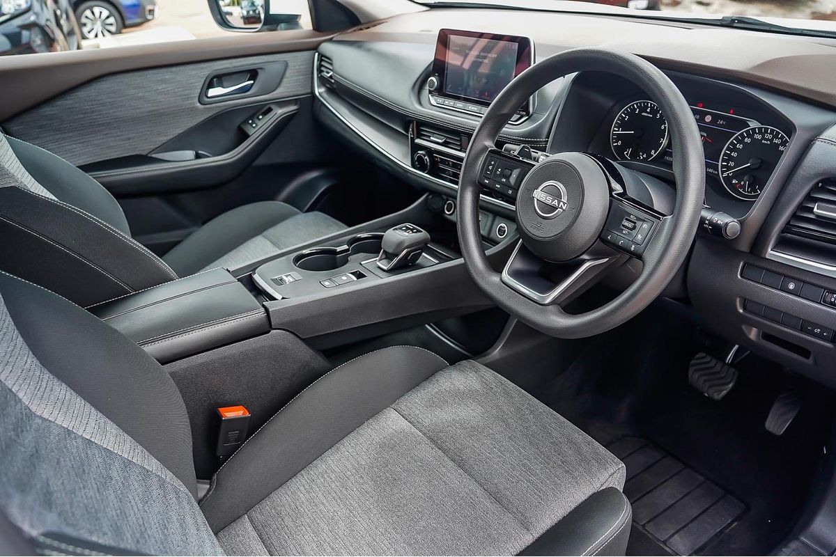 2024 Nissan X-TRAIL ST T33