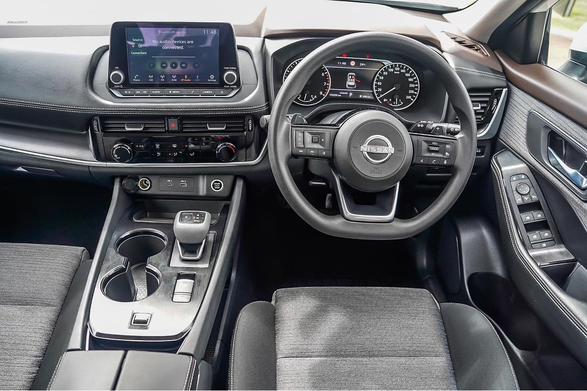 2024 Nissan X-TRAIL ST T33