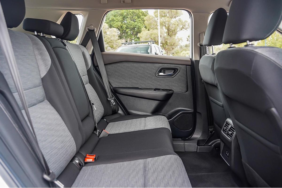 2023 Nissan X-TRAIL ST T33