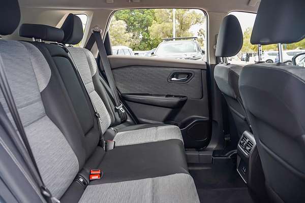 2024 Nissan X-TRAIL ST T33