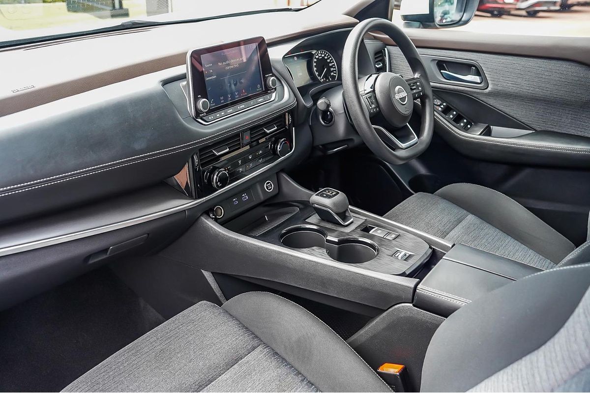2024 Nissan X-TRAIL ST T33