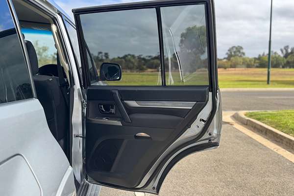 2014 Mitsubishi Pajero GLX NX