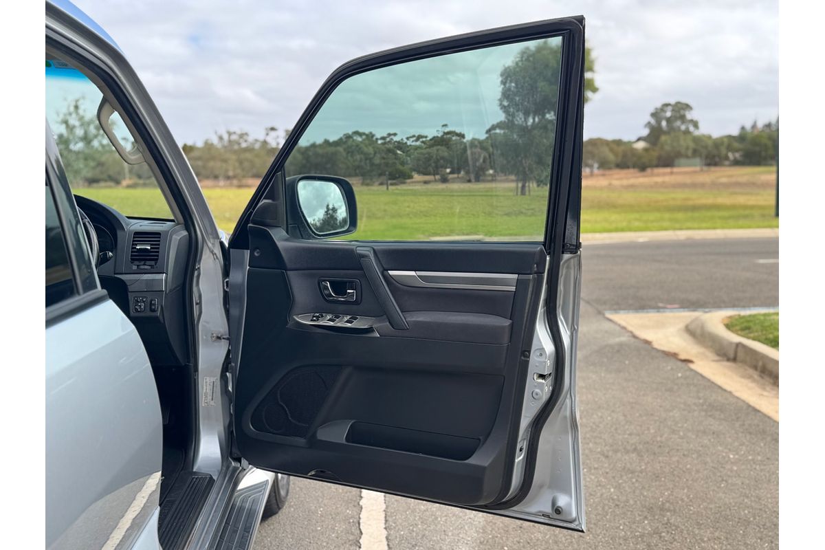 2014 Mitsubishi Pajero GLX NX