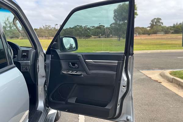 2014 Mitsubishi Pajero GLX NX