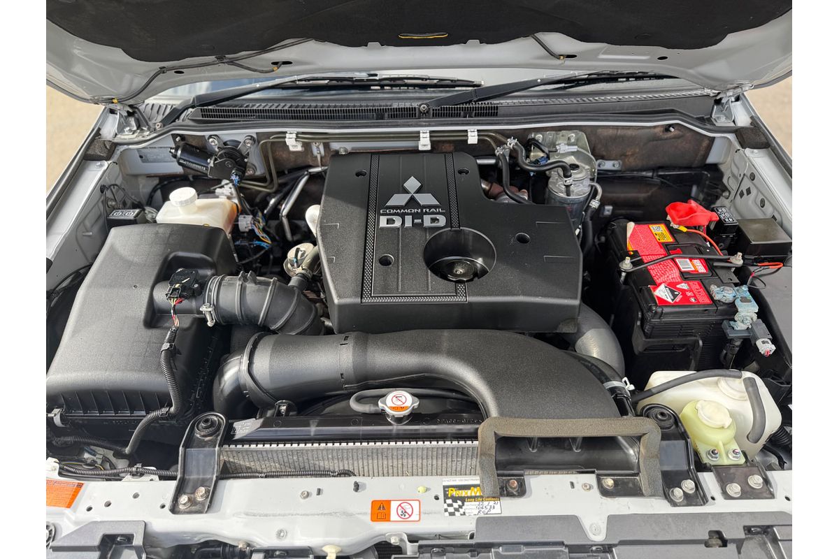 2014 Mitsubishi Pajero GLX NX