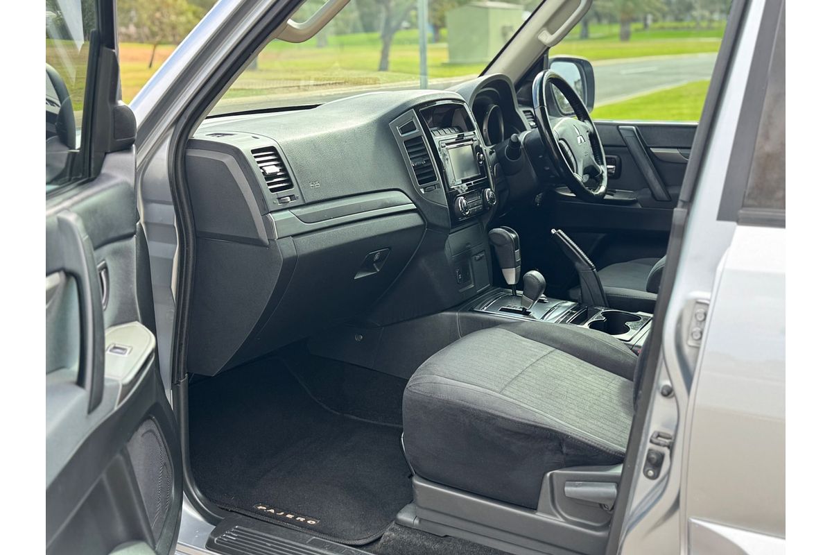 2014 Mitsubishi Pajero GLX NX