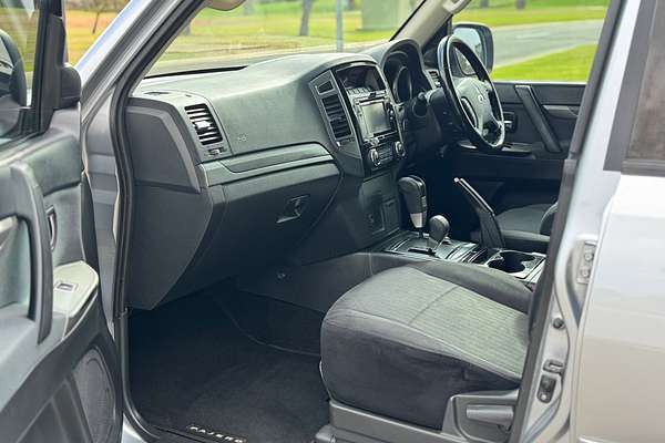 2014 Mitsubishi Pajero GLX NX