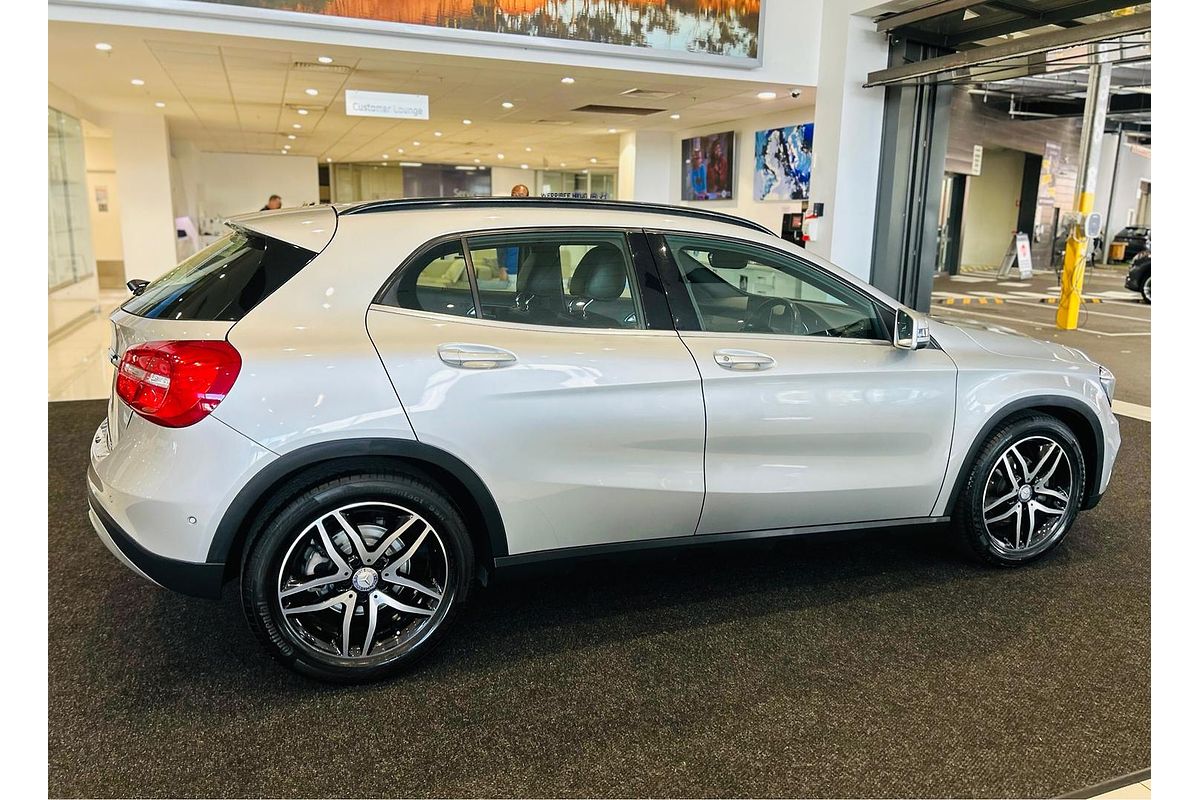 2017 Mercedes-Benz GLA-Class GLA180 X156