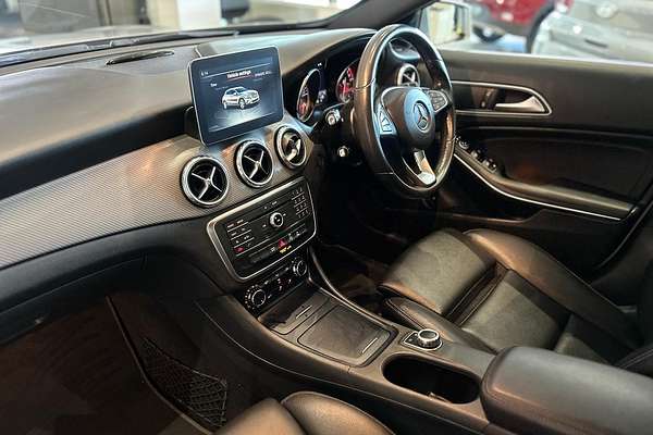2017 Mercedes-Benz GLA-Class GLA180 X156