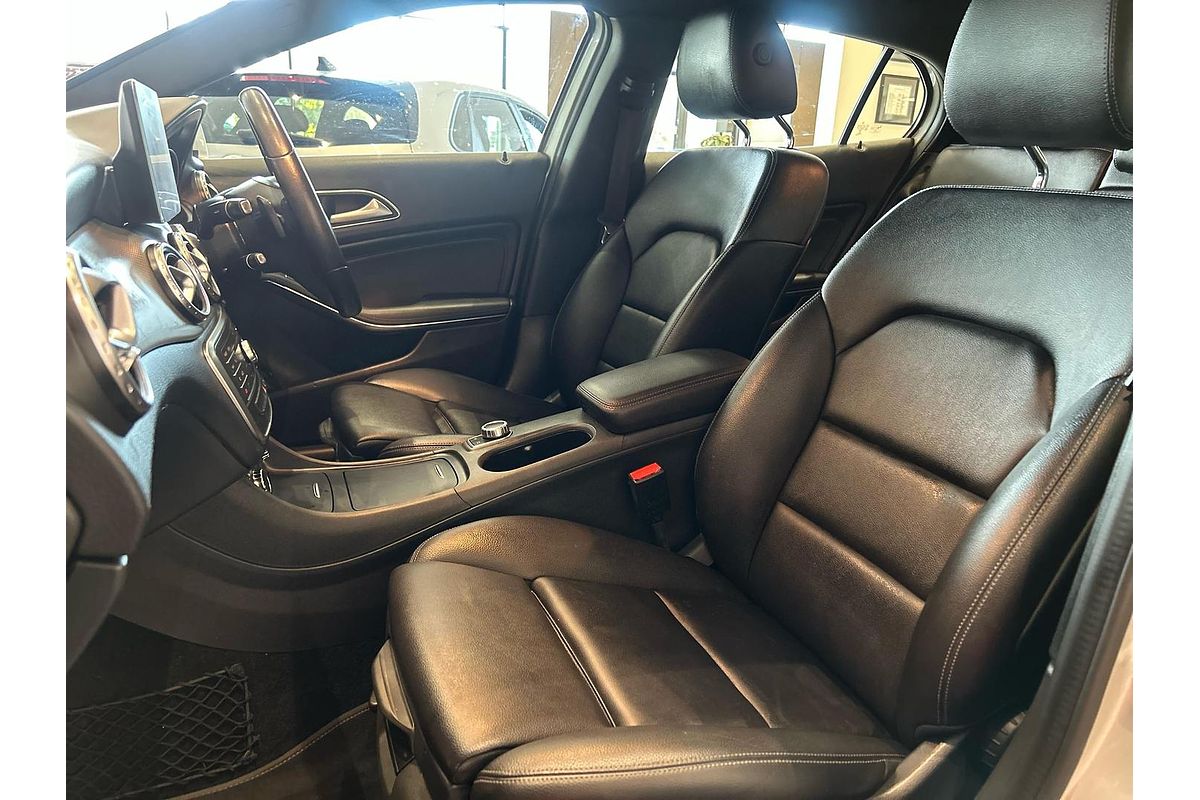 2017 Mercedes-Benz GLA-Class GLA180 X156