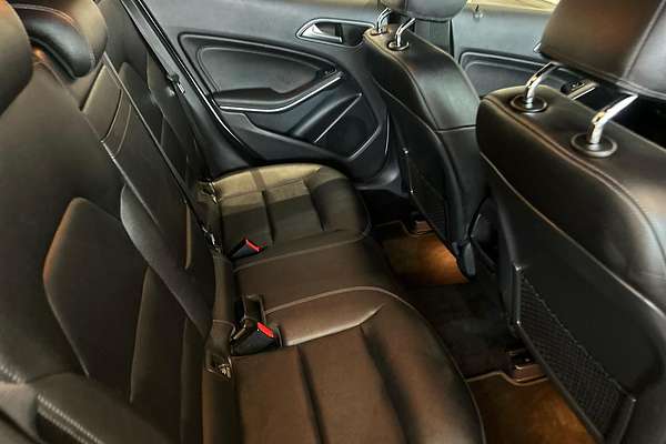 2017 Mercedes-Benz GLA-Class GLA180 X156