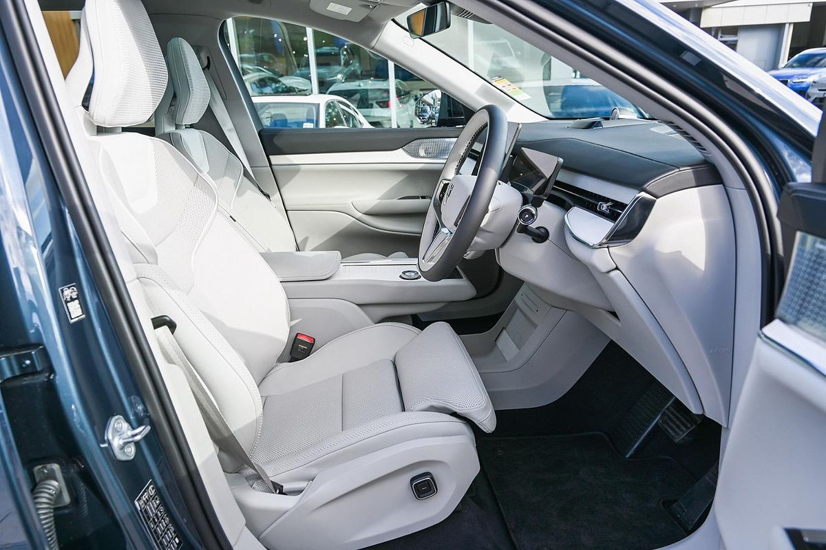 2025 Volvo EX90 Plus Twin Motor