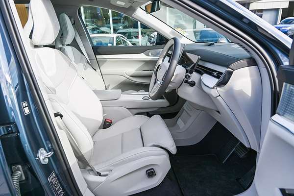 2025 Volvo EX90 Plus Twin Motor