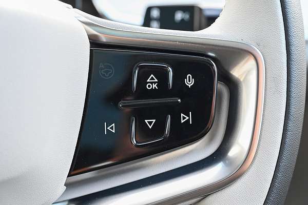 2025 Volvo EX90 Plus Twin Motor