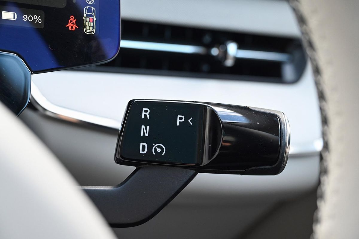 2025 Volvo EX90 Plus Twin Motor