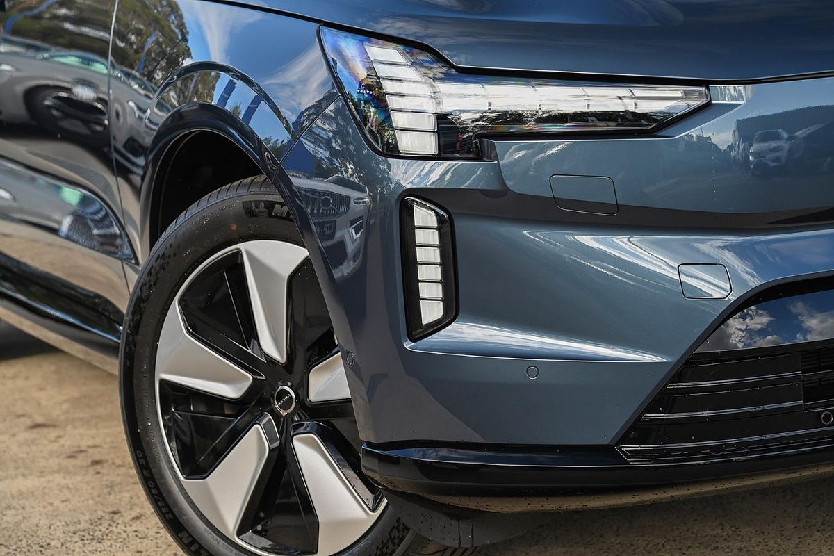 2025 Volvo EX90 Plus Twin Motor
