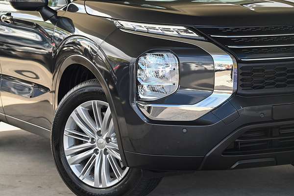 2024 Mitsubishi Outlander LS ZM