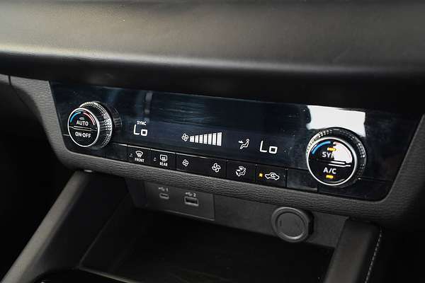 2024 Mitsubishi Outlander LS ZM