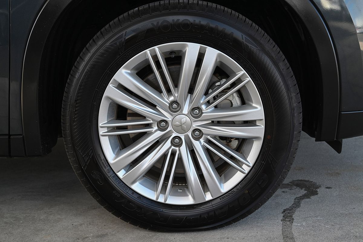 2024 Mitsubishi Outlander LS ZM