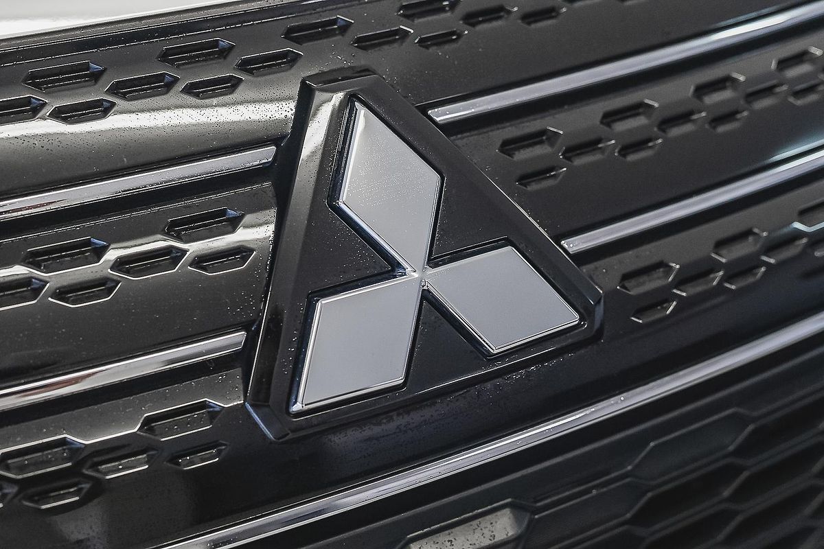 2022 Mitsubishi Outlander LS ZM