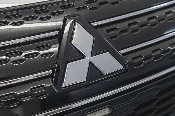 2022 Mitsubishi Outlander LS ZM