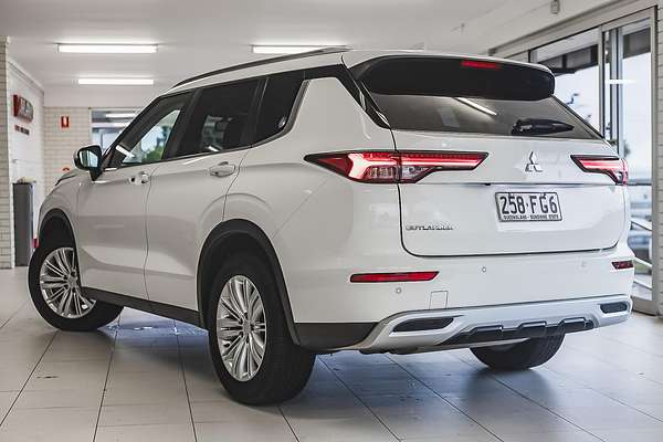 2022 Mitsubishi Outlander LS ZM